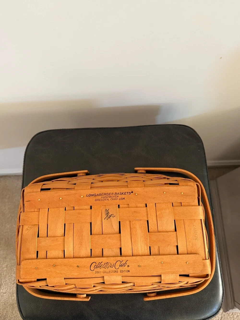 Longaberger 2001 Collectors Club Gathering Basket with Protector
